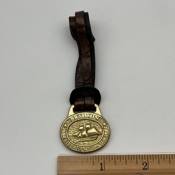 Vtg. BRAHMIN Heritage Medallion Logo Ship Bag Tag Keychain Purse Charm Brown - Picture 7 of 8